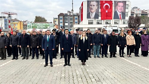 İLÇEMİZDE CUMHURİYETİMİZİN KURUCUSU GAZİ MUSTAFA KEMAL ATATÜRK'ÜN EBEDİYETE İRTİKALİNİN 86. YIL DÖNÜMÜ TÖRENLE ANILDI